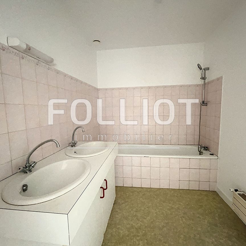 A LOUER : Appartement T4 à Fougères - Réf.2136CV - Photo 1