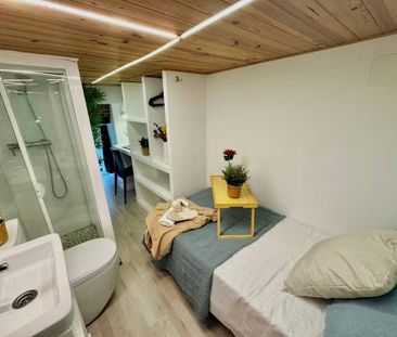 Calle de Hortaleza, Madrid, Community of Madrid 28004 - Photo 3