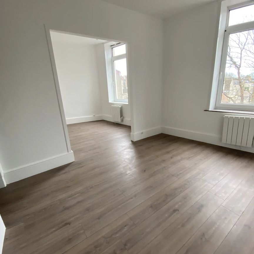 Location Appartement 2 pièces 41m² BOULOGNE SUR MER 62200 - Photo 1