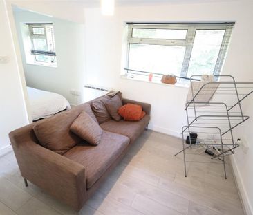 Studio to rent - Photo 6