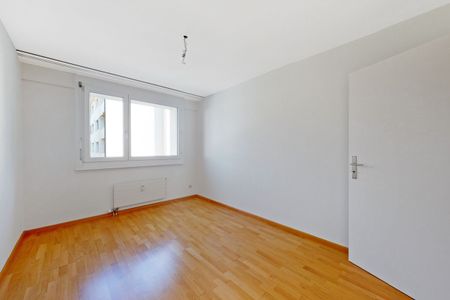 Apartment in a popular location in Aesch - Photo 4