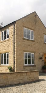 4 bedroom detached garage/parking space to rent - Photo 3