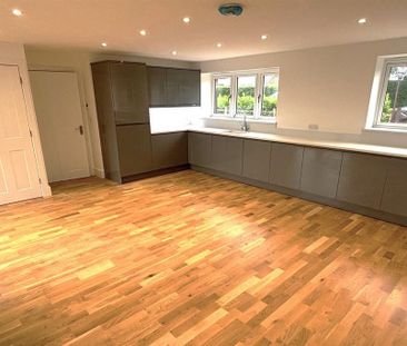 4 bedroom detached house to rent - Photo 6