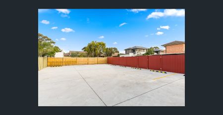 Modern Two Bedroom Unit/Townhouse - Photo 3