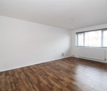 2 bedroom maisonette to rent - Photo 2