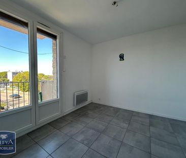 Location Appartement 3 pièces 66m² CARPENTRAS 84200 - Photo 2