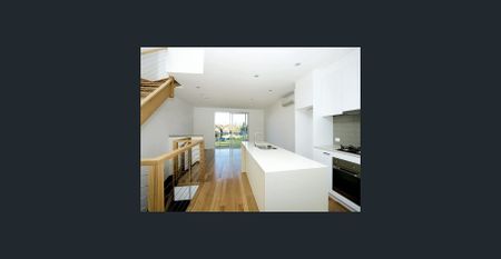 Big is Better: Large rooms, stunning views – HUGE - Photo 3