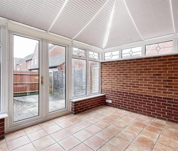 4 bedroom terraced house to rent - Photo 1
