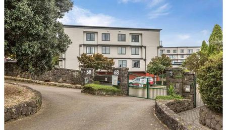 Modern One-Bedroom Apartment in Gated Complex - Photo 5