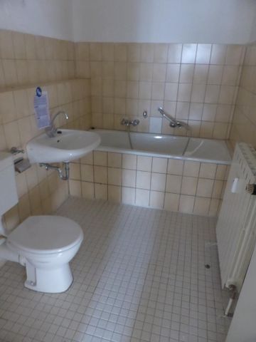 Große 3 Raumwohnung im Zentrum neu renoviert ab 15.02.26 zu vermieten! - Photo 2