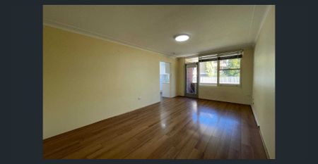 Well-Presented Two Bedroom Apartment in Convenient Penshurst Location - Photo 3