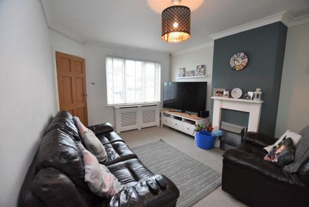 3 bedroom semi-detached house to rent - Photo 2