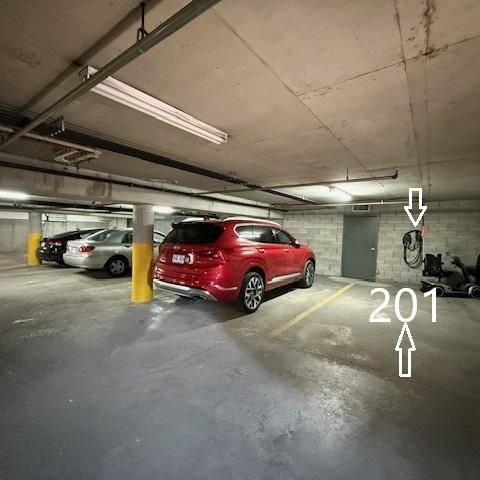 Condo 1275pi² à Ste-Julie : électroménagers, meubles, Borne de recharge, 2 cambres, 1 bureau, 2 salles de bain, cuisine, salle à manger et espace de s - Photo 1