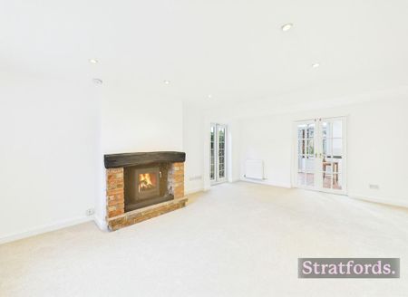 4 bedroom detached house to rent - Photo 2