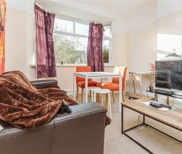 Monks Park Avenue, - Photo 2