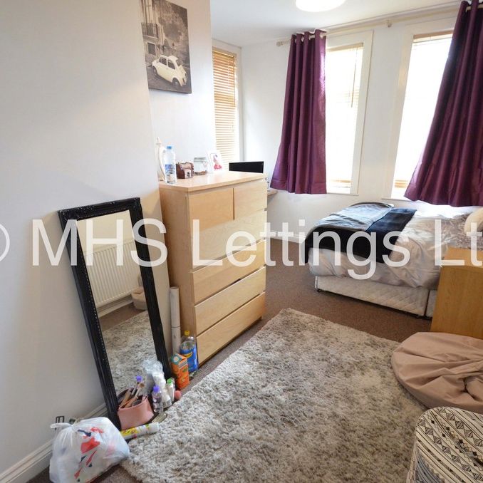 6 Bedroom Mid Terraced House for rent in Hartley Avenue - Photo 1
