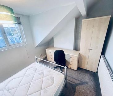 5 bedroom terraced house to rent - Photo 4