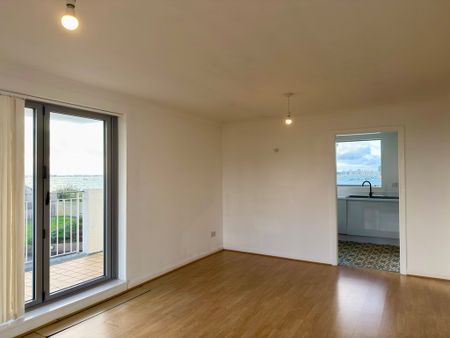 Salterns Way, Lilliput, Poole - Photo 2