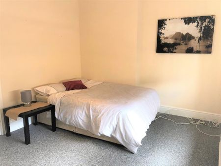 3 bedroom terraced house to rent - Photo 4