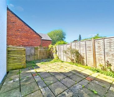 2 bedroom semi-detached house to rent - Photo 6