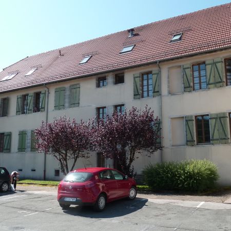 Location - Appartement T2 - 53 m² - Maîche - Photo 3