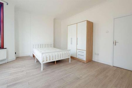 Conway Road, London, SE18 - Photo 3