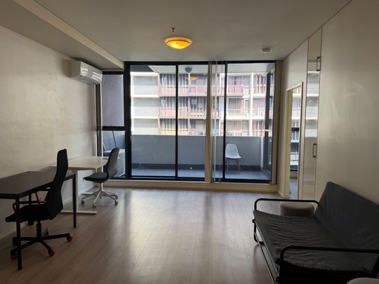 Fully Furnished / Spacious & Convenient 2 bedroom fully furnished apartment for lease - Photo 1