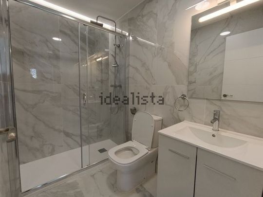 Alquiler de estudio en Calle Lope de Rueda - Photo 1