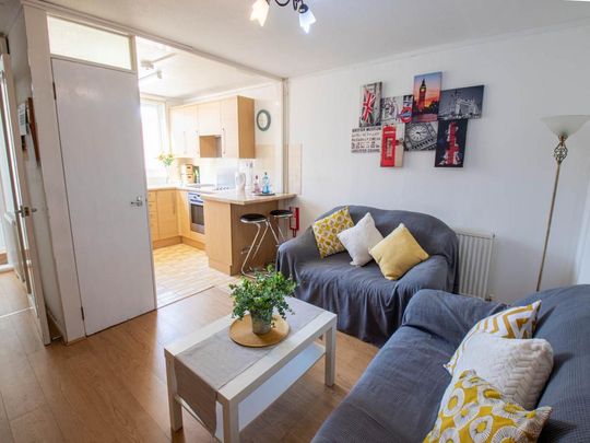 4 bedroom house to rent - Photo 1