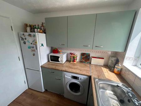 Fontwell Road, Burton Upon Trent, Branston, DE14 - Photo 3