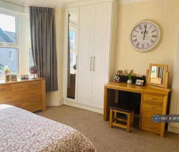 3 bedroom terraced house to rent - Photo 6