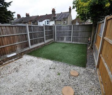 2 bedroom maisonette to rent - Photo 1