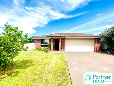 17 Hibiscus Way, TAMWORTH NSW 2340 - Photo 2