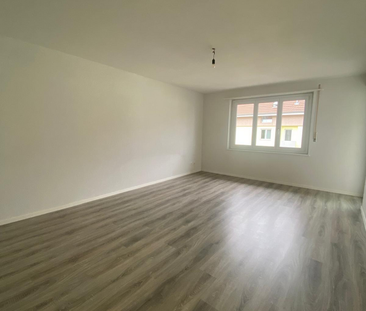 Moderne 3.5-Zimmerwohnung mit grossem Balkon im 2. Stock - Foto 2