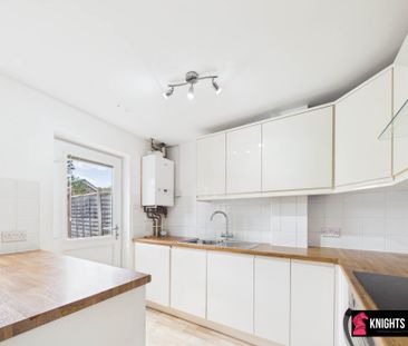 Price £1,300 pcm - Available Now - Unfurnished - Photo 3