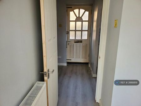 2 bedroom terraced house to rent - Photo 3