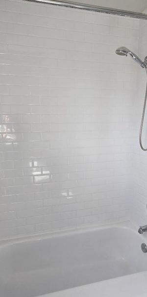 5 1/2 rénové lumineux, Ahuntsic - Idéal pour professionnel ou couple recherchant la tranquilité - Photo 1