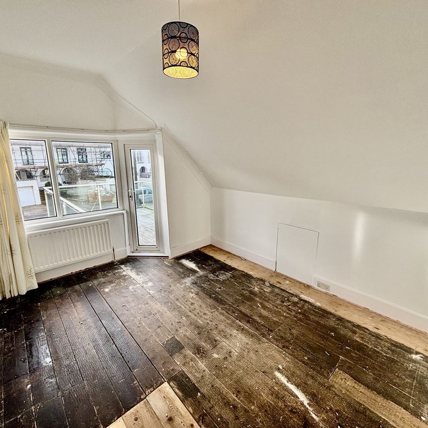 Chaddesley Wood Road, BH13 7PN, Poole - Photo 1