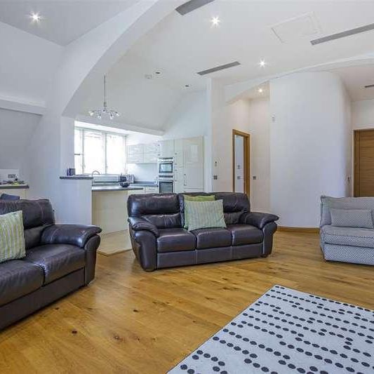 Benjamin Hall, Hensol Castle, CF72 - Photo 1