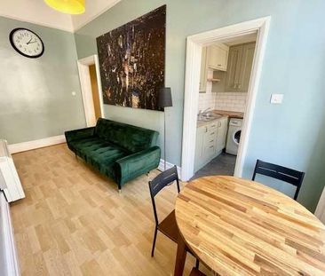 3 bedroom apartment to rent - Photo 3