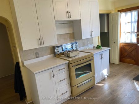 For Lease - 1705 Simcoe Street, Oshawa, Ontario - Photo 4