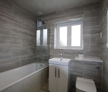 5 bedroom semi-detached house to rent - Photo 6