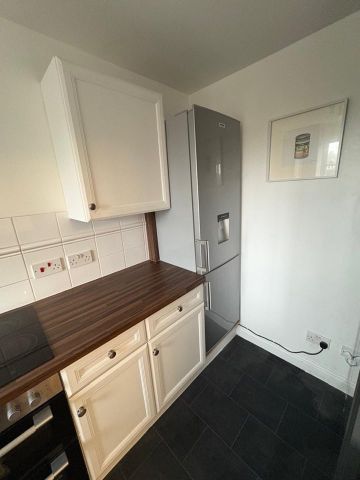 1 Bed Flat, Lucas Gardens, N2 - Photo 2