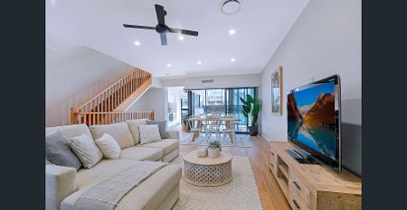 Modern 3 bedroom Townhome - Photo 4