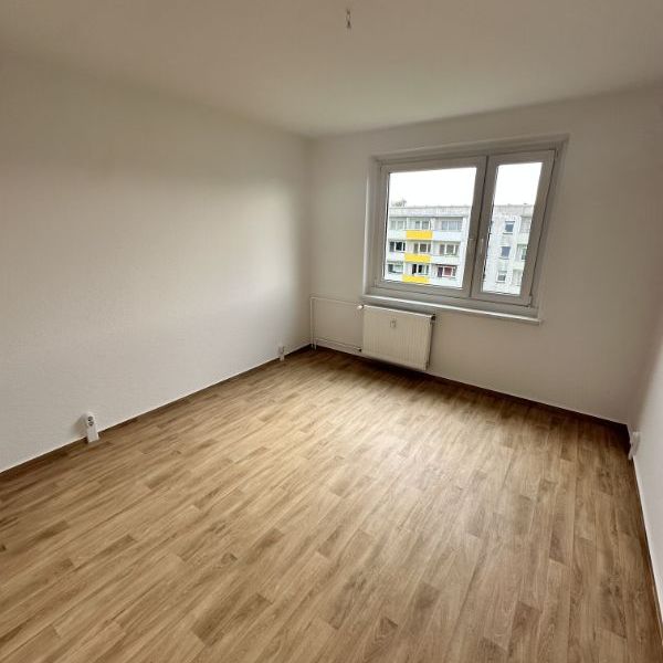 Frisch sanierte 2-Raumwohnung mit Balkon - Photo 1