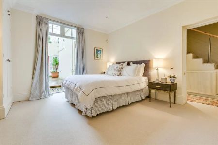 3 bedroom flat in Belgravia - Photo 5