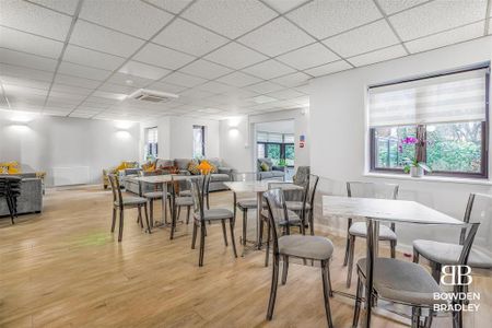 2 bedroom apartment to rent - Photo 4