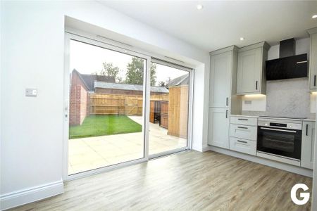 2 bedroom end of terrace house to rent - Photo 5