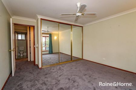 Neat & Tidy unit in South Bathurst- Available 14.1.2026 - Photo 4