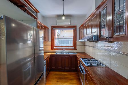 Prestigious location - Photo 5